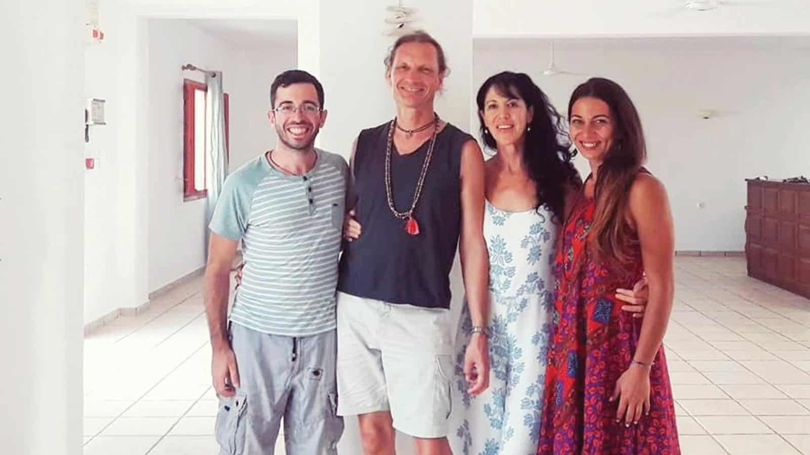You are currently viewing Modern Yogi Goes to Paros (Ashtanga Yoga Retreat – Gregor Maehle & Monica Gauci)